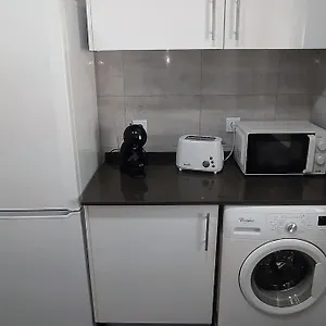 Lisboa/city/sunny Apar/metro/airport/wifi/air Cond Apartamento